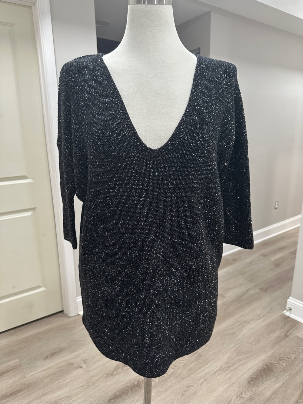 New Express sweater black/gold size M